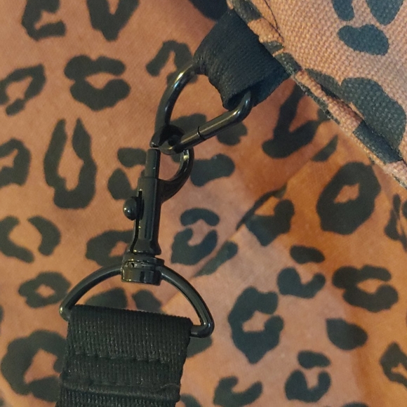 Discontinued Large VS Leopard Print Canvas Feel Tote - Picture 8 of 9